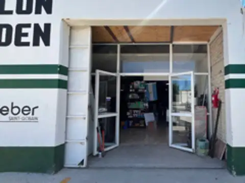 VentaGalpón de 300 m² 5M altura Trifásica, asfalto