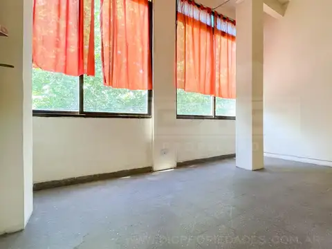 Arturo Illia  al 1900, esquina Saavedra