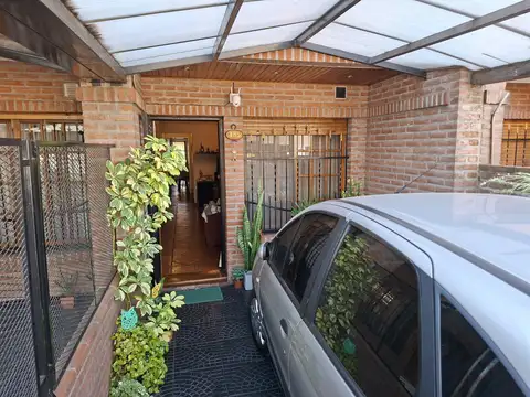 VENTA DE TRIPLEX 4 AMBIENTES EN RAMOS MEJIA SUR