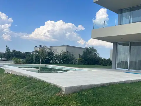 Casa en Alquiler de 3 dormitorios