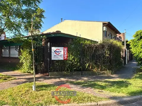 PH EN PLANTA BAJA TIPO CHALET, 4 AMBIENTES CON COCHERA Y JARDÍN, A 1 CUADRA DE AV. DE MAYO
