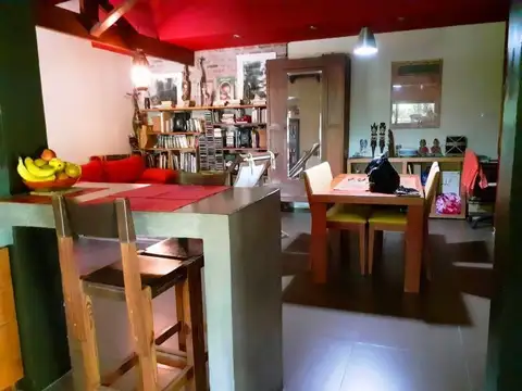 419 Y 28 BIS: CASA EN VENTA 4 DORMITORIOS