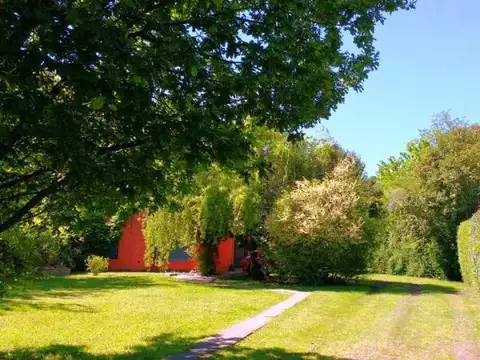 419 Y 28 BIS: CASA EN VENTA 4 DORMITORIOS