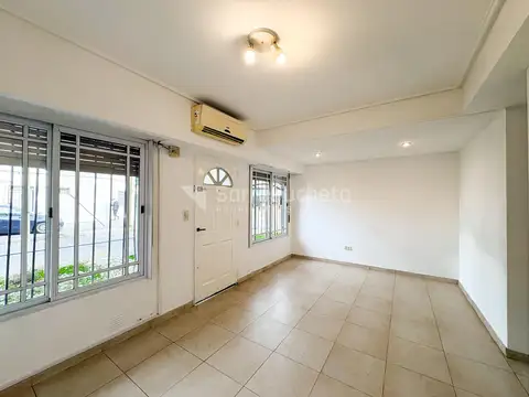 Depto Tipo Casa en Venta en Ramos Mejía Sur, USD 75.000