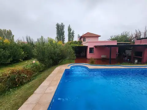 Venta de casa B° cerrado Vistalba, Lujan- 6 amb.