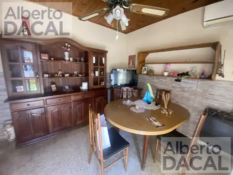Casa 3 ambientes con 2 baños