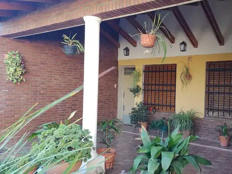 Casa en Venta en Bahia Blanca, USD 140.000