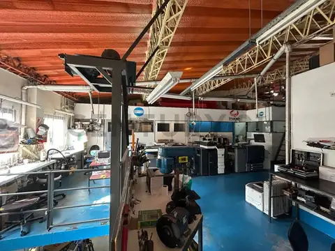 ¡VENTA DE LOCAL COMERCIAL EN SANTA FE!Se ofrece a la venta un local comercial de dos p...