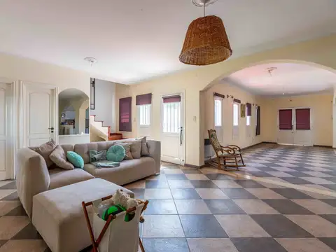 CASA EN VENTA LA PLATA APTO BANCO 390 MTS LOTE