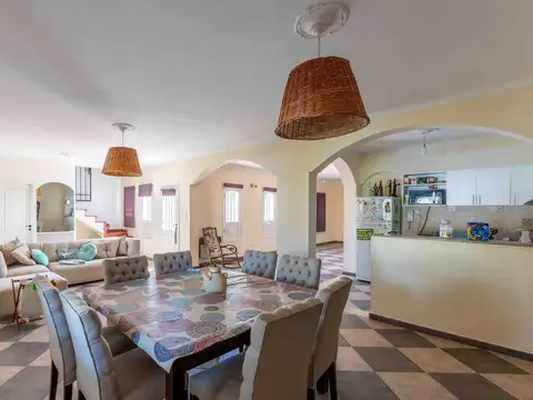 24 e/ 498 y 499 N° 3300