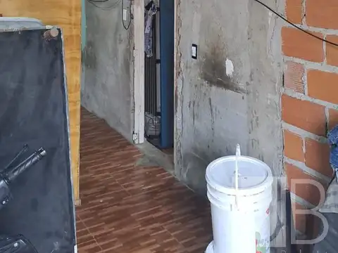 Casa 2 ambientes con 1 baño