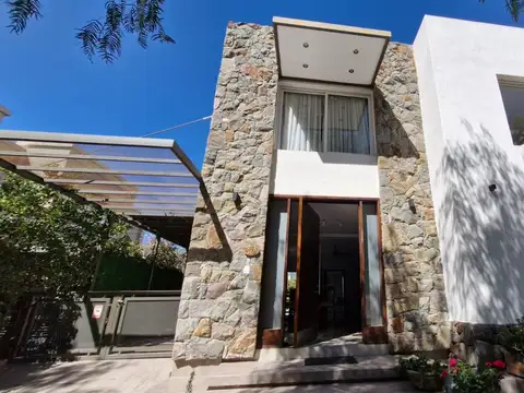Casa en Barrio Dalvian
