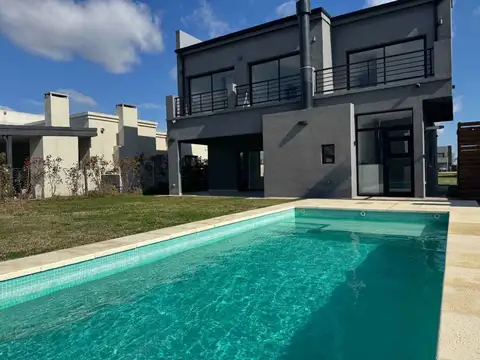 CASA A ESTRENAR  + AMARRAS en VILA MARINA II