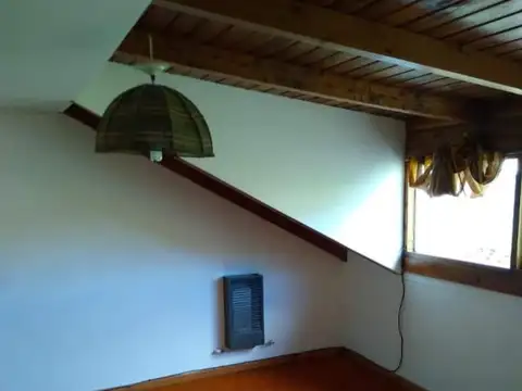 Casa en Alquiler con 1 cochera