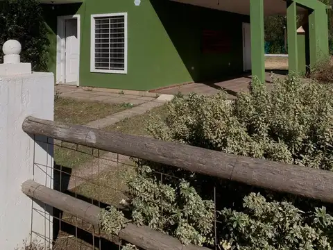 PARQUE SIQUIMAN CASA 2 DORMITORIOS PISCINA COCHERA