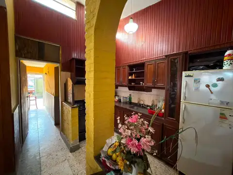 SE VENDE AMPLIA CASA EN PLENO CENTRO DE CORONDA!