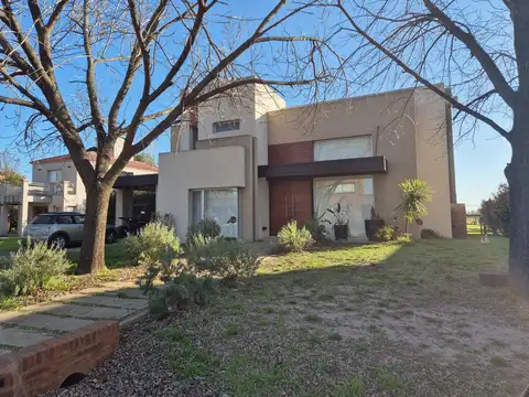 Casa en Alquiler de 4 dormitorios