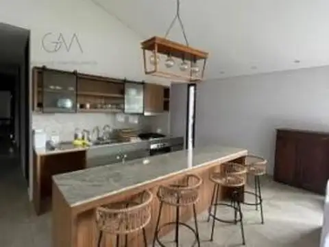 Casa en Alquiler al Sur