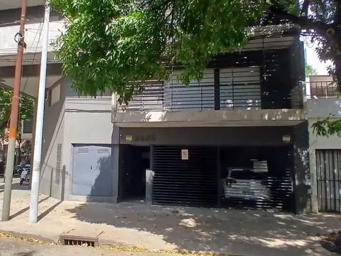 Cochera - Luis Agote