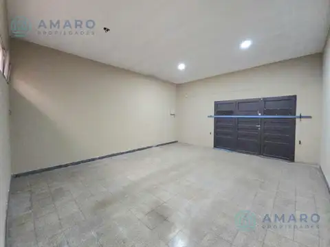 Casa 6 ambientes con 1 baño