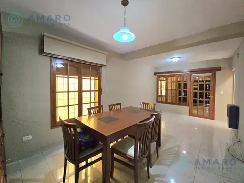 VENTA · CASA · 3 DORMITORIOS · 2 COCHERAS · APTA CREDITO