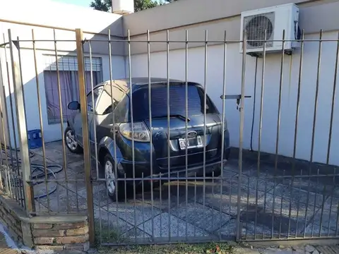 Casa en Venta en Castelar Norte, USD 115.000