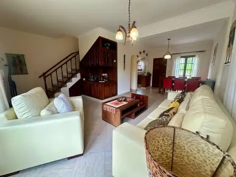 Casa en Venta con 1 cochera