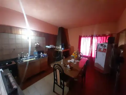 Casa 2 ambientes con 2 baños