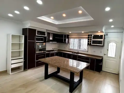Depto Tipo Casa en Venta en Tablada, USD 150.000