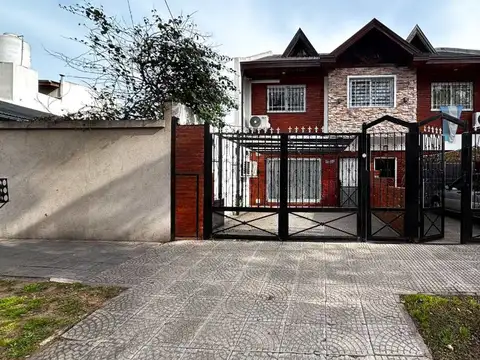 Depto Tipo Casa en Venta de 5 ambientes