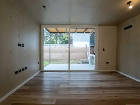 CASA EN ALQUILER 1 DORMITORIO - GONNET