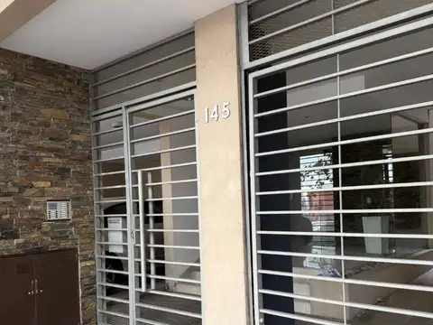 DEPARTAMENTO CON COCHERA Y BAULERA EN EXCELENTE UBICACION 