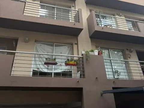 Portela 145 , Piso 2