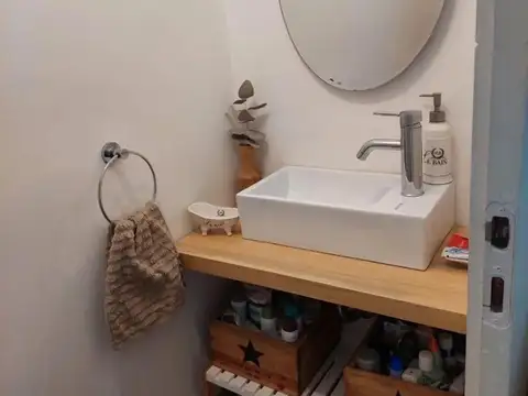 Impecable Dúplex 3 Ambientes con Patio y Parrilla propia, 2do piso por escalera