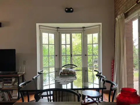 Casa en Venta con 3 cocheras