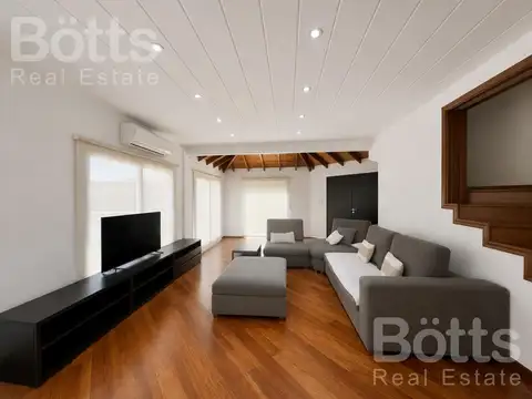 Casa en Venta con 5 cocheras