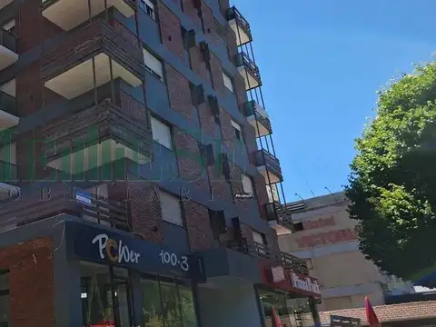 AV, Bunge 759 100, Piso 1