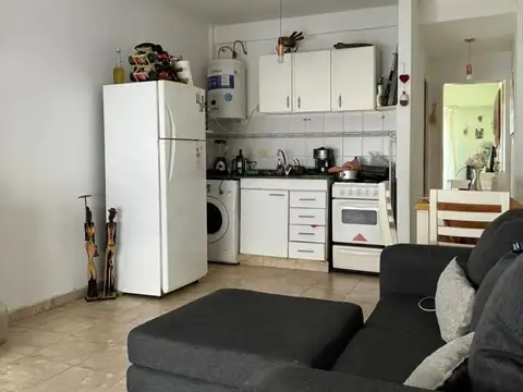 Alegría 1100, Piso 1