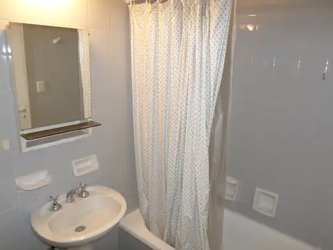 DEPARTAMENTO MUY LUMINOSO  PROX.A MITRE Y VELEZ