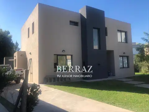 Casa venta 4 ambientes en La Cañada de Pilar barrio Los Robles Pilar lote de 380 m2