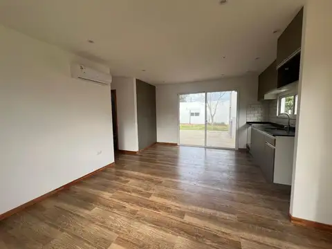 Casa 3 ambientes con 2 baños