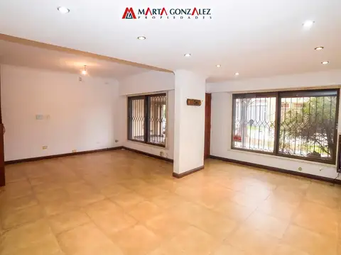 Casa en Venta en Villa Sarmiento, USD 235.000