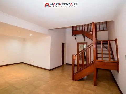 Casa 4 ambientes con 3 baños