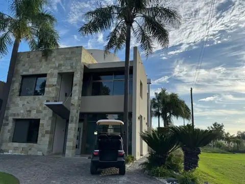 Casa en Country Nautico de Escobar