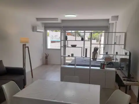 Alquilo Temporario en Villa Devoto. Departamento muy luminoso. Con balcón.