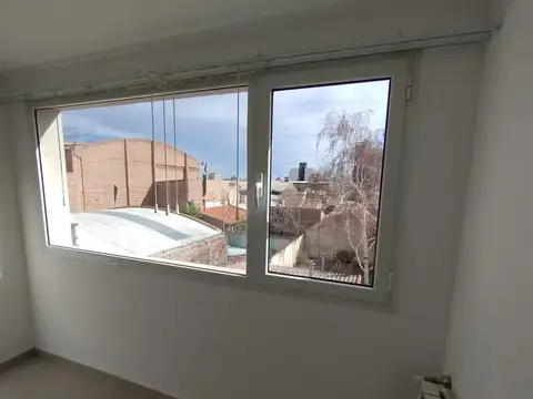 Alquiler -Departamento UN DORM   Cochera.