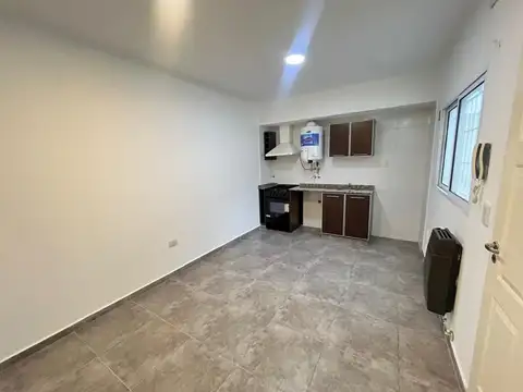 Depto Tipo Casa en Alquiler de 2 ambientes