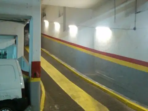 Garage Comercial Con Espacio Para 60 Autos, 1000m2 Mas Local Oport 