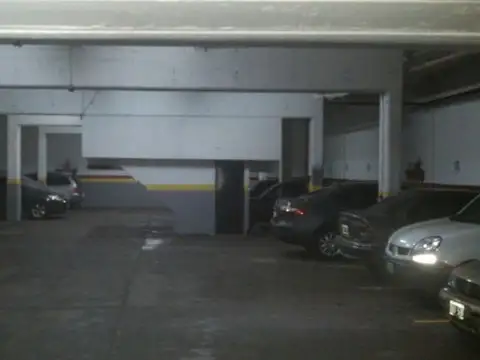 Garage Comercial Con Espacio Para 60 Autos, 1000m2 Mas Local Oport 