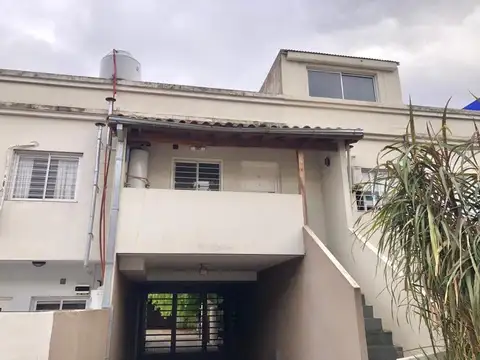 VENTA DEPARTAMENTO TIPO DUPLEX CON COCHERA Y TERRAZA